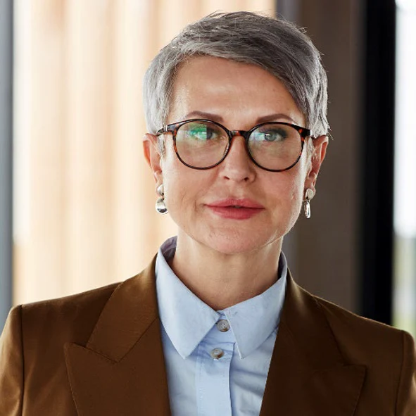 Photographie de Claire Delacroix, avocat spécialisée dans la négociation de contrats internationaux, la protection des droits de propriété intellectuelle et la résolution des litiges commerciaux.