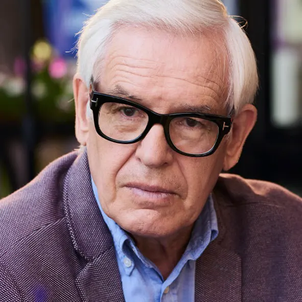 Photographie de Pierre Rochefort, avocat expert en droit de la concurrence et en régulation du marché.